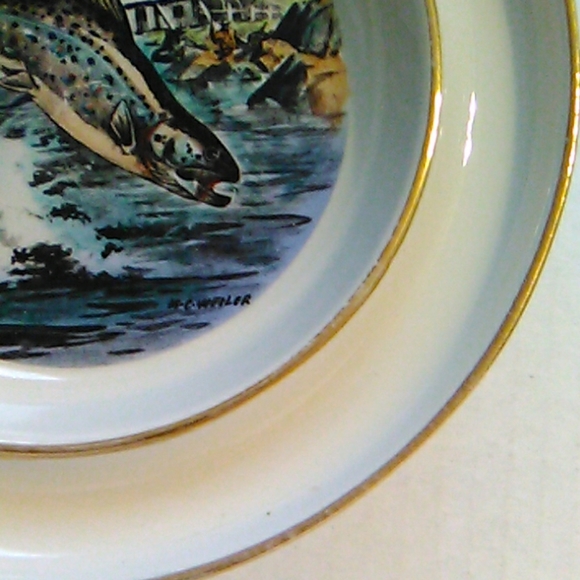 Ceramic hand-colored fish plate - Picture 5 of 5